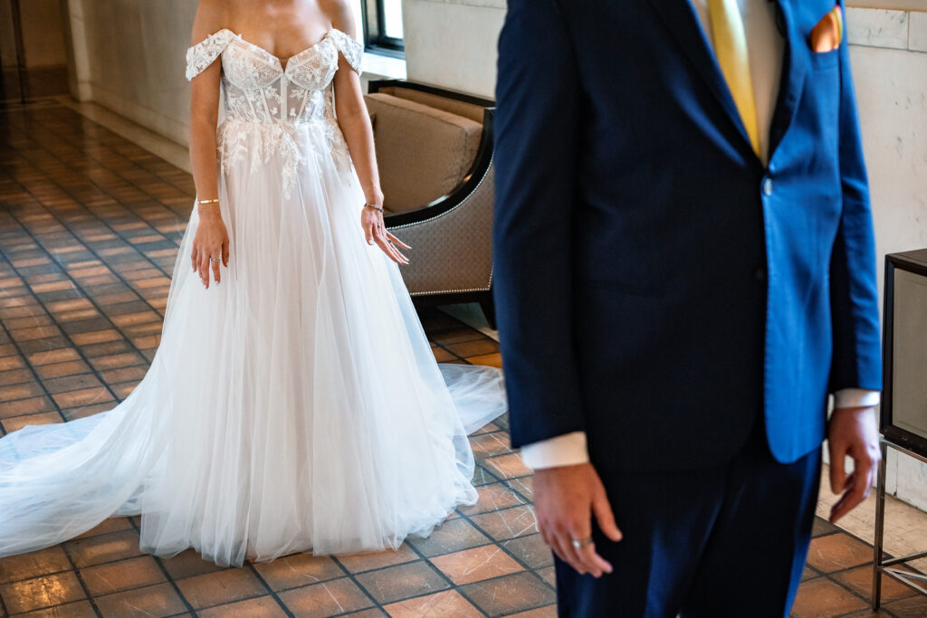 Downtown Dallas 400 N Ervay Rooftop Wedding Venue Documentary Candid Wedding Photographer