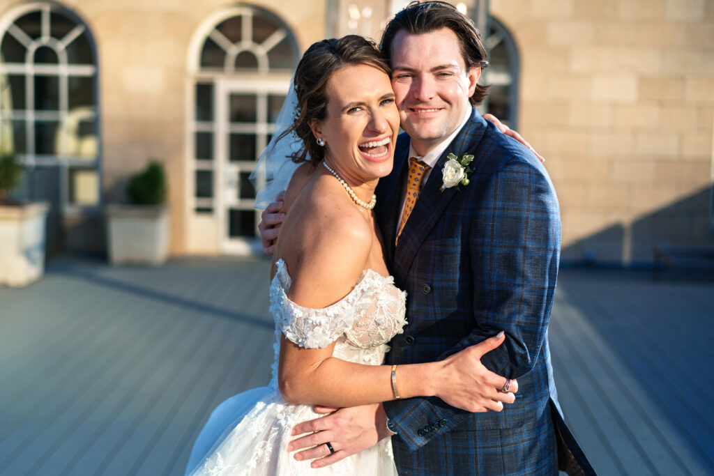 Downtown Dallas 400 N Ervay Rooftop Wedding Venue Documentary Candid Wedding Photographer