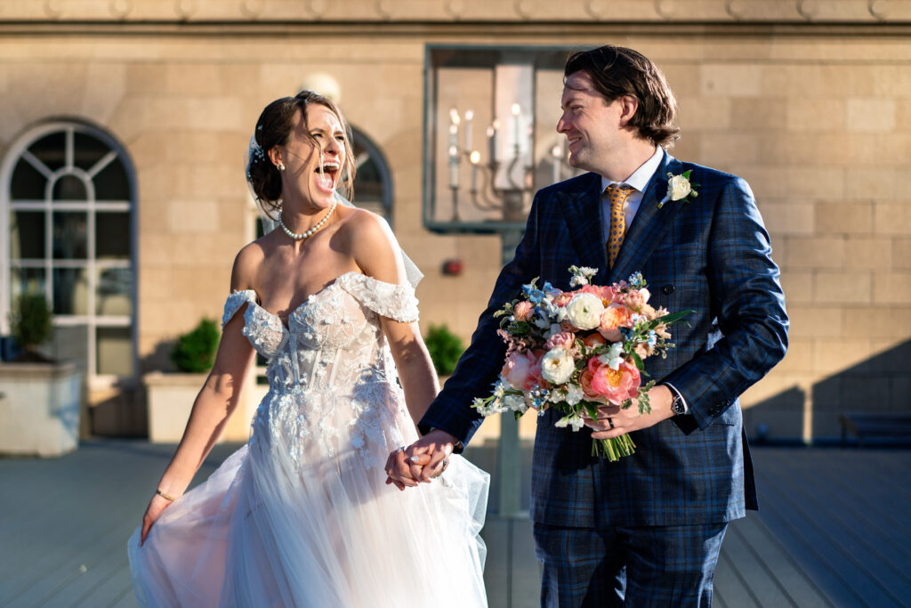 Downtown Dallas 400 N Ervay Rooftop Wedding Venue Documentary Candid Wedding Photographer