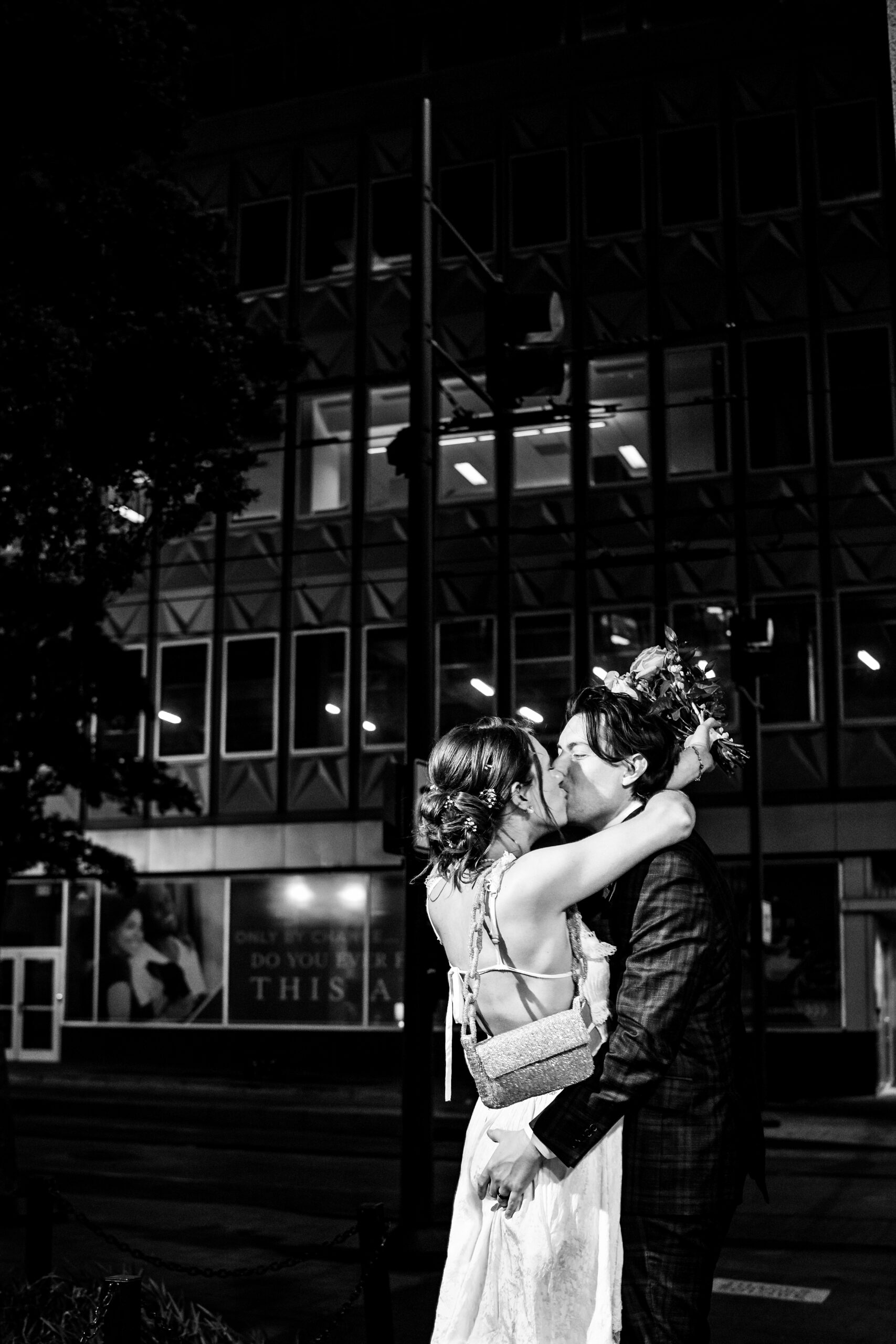 Downtown Dallas 400 N Ervay Rooftop Wedding Venue Documentary Candid Wedding Photographer