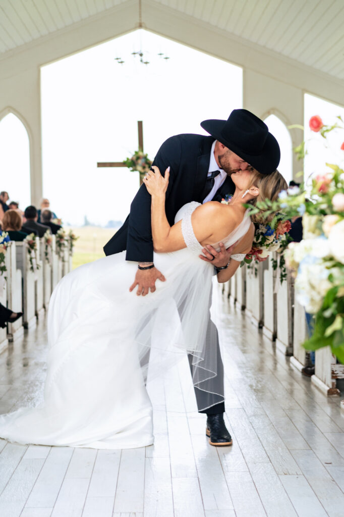 Texas Documentary Wedding Photographers The MacMeekens at Chandelier Farms Wedding Venue in Dallas