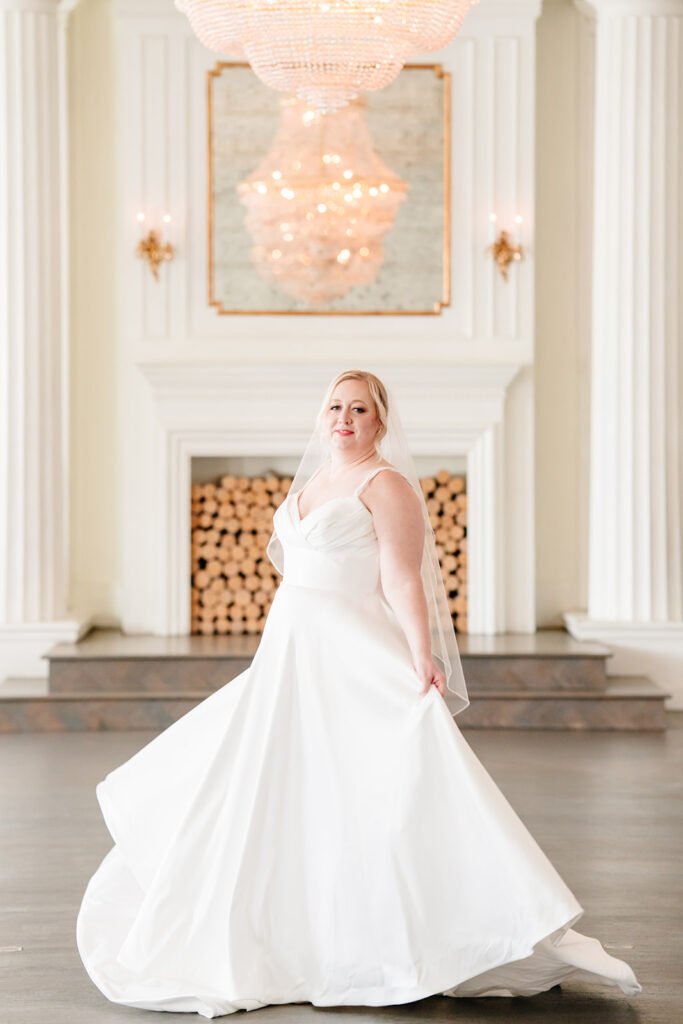 Classic Bridal Portraits at The Mason Dallas by DFW Wedding Photographers The MacMeekens and Dallas Luxury Wedding Planner Turn The Paige Events