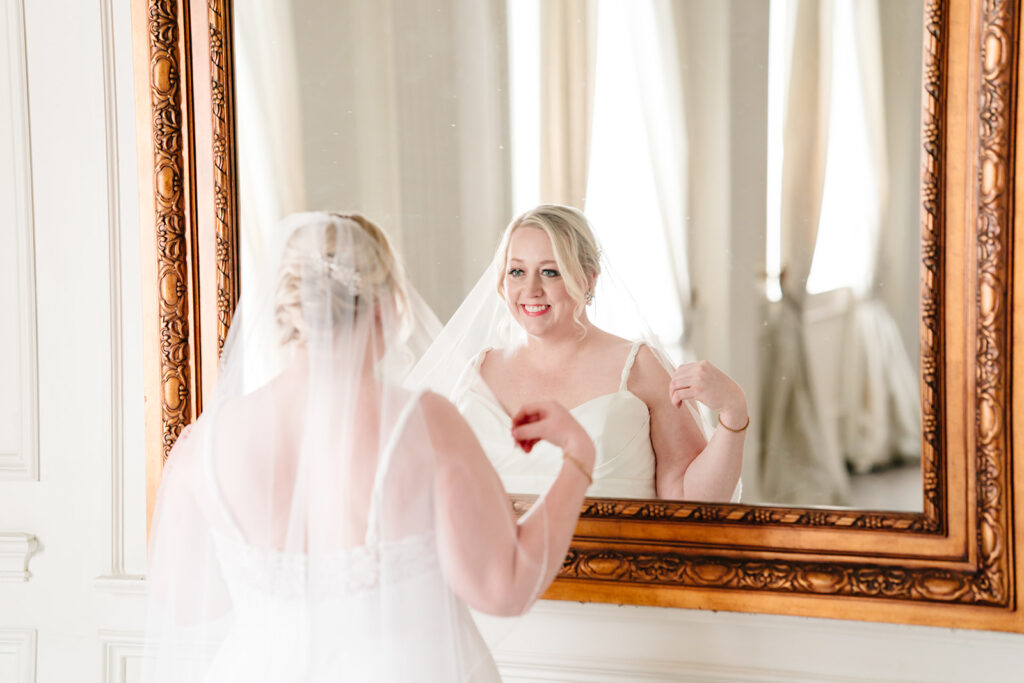 Classic Bridal Portraits at The Mason Dallas by DFW Wedding Photographers The MacMeekens and Dallas Luxury Wedding Planner Turn The Paige Events