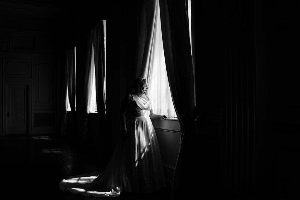 Classic Bridal Portraits at The Mason Dallas by DFW Wedding Photographers The MacMeekens and Dallas Luxury Wedding Planner Turn The Paige Events