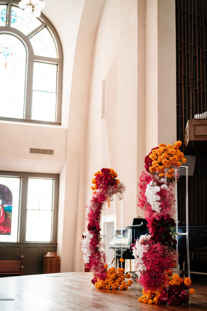 Tyler Street Church in Dallas wedding ceremony decor