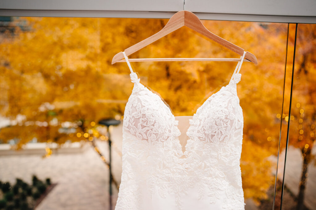 Wedding details at Aloft in Richardson
