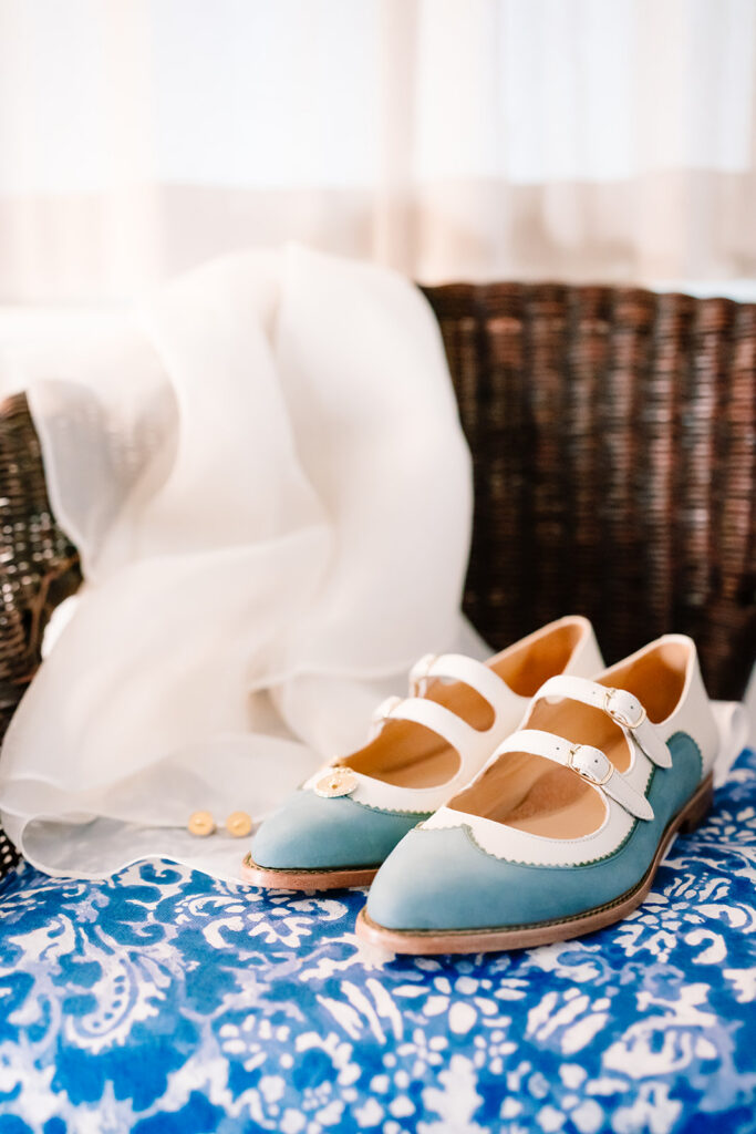 rainy valentines day wedding details at frankford historic chapel