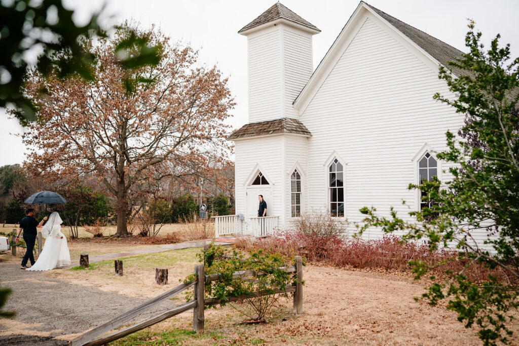 wedding at Historic Frankford Chapel in Dallas by autism friendly wedding photographers the macmeekens