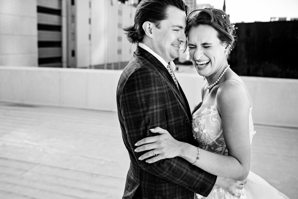 Downtown Dallas 400 N Ervay Rooftop Wedding Venue Documentary Candid Wedding Photographer