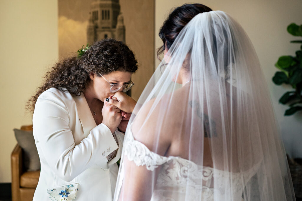 Dallas Fort Worth Inclusive Documentary Wedding Photographer Marie Gabrielle The Nasher Dallas Arboretum Luxury Wedding Venue